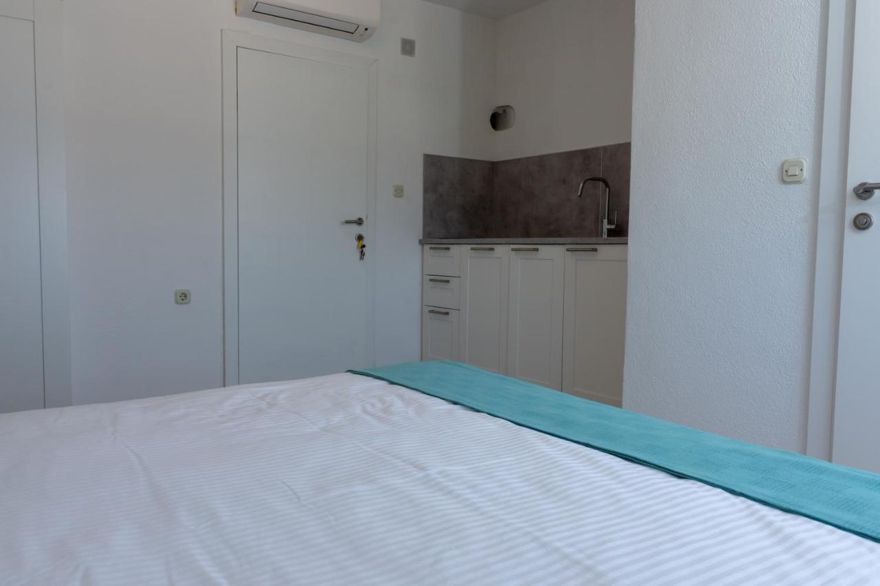 The View Split. Highlight With Roof-Top-Terrace And Pool Kastela Bagian luar foto